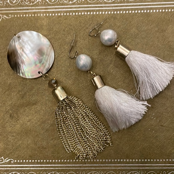 Shell Pendant with Tassel and Pearl Fringe Dangle Earrings - Picture 1 of 4